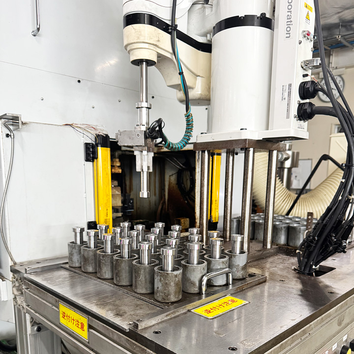 スカラロボット持ち上げ